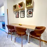 Dalla Nonna - 6 Persons - 300m From And Center Lejlighed *
